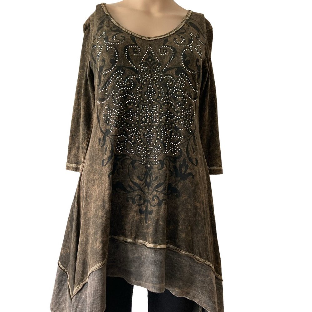 Vintage Crystals Mineral Wash Ornate Scrolls Shark Tail M Tunic